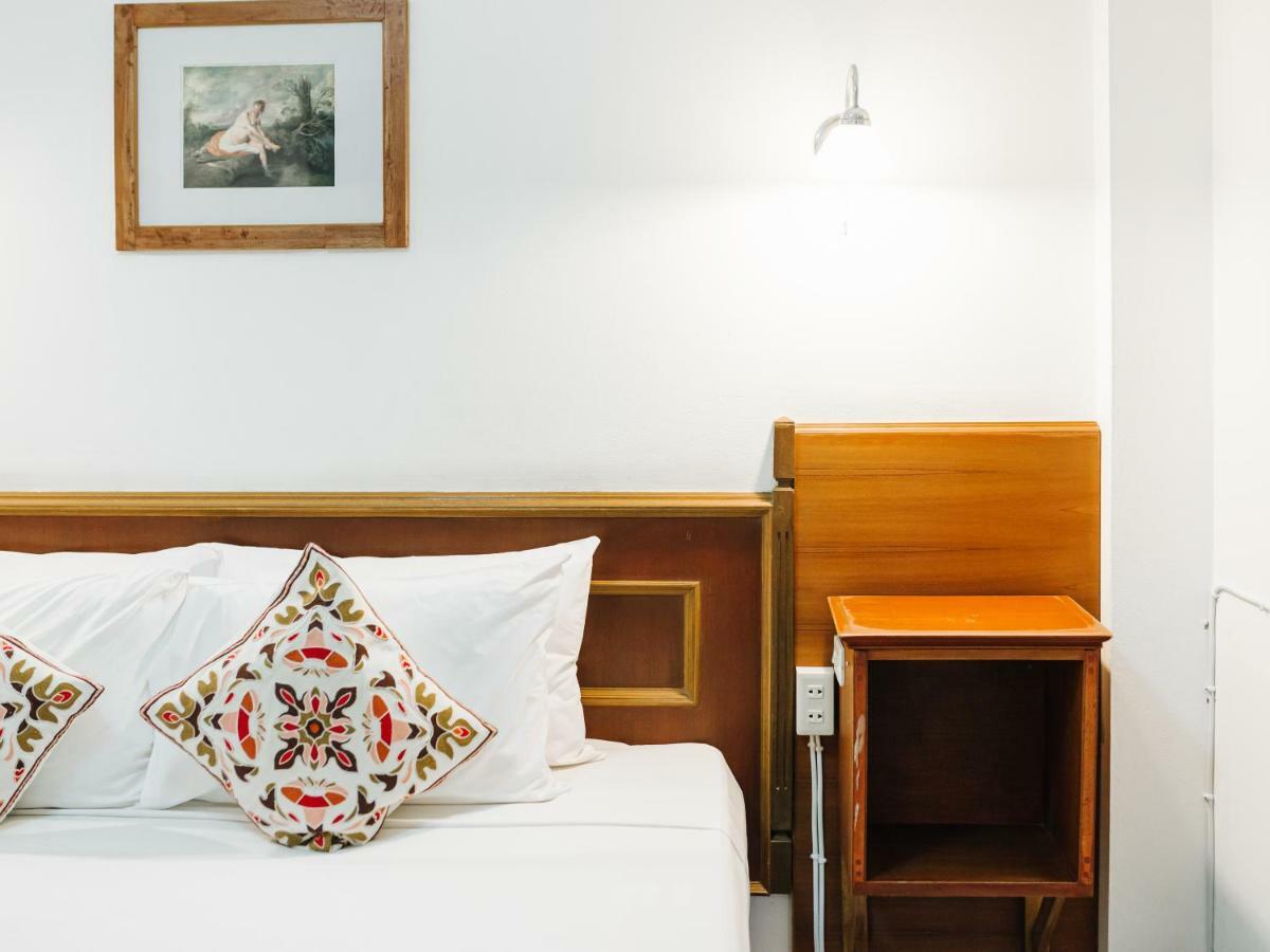 Rendezvous Oldtown Chiangmai Hotell Chiang Mai Exteriör bild