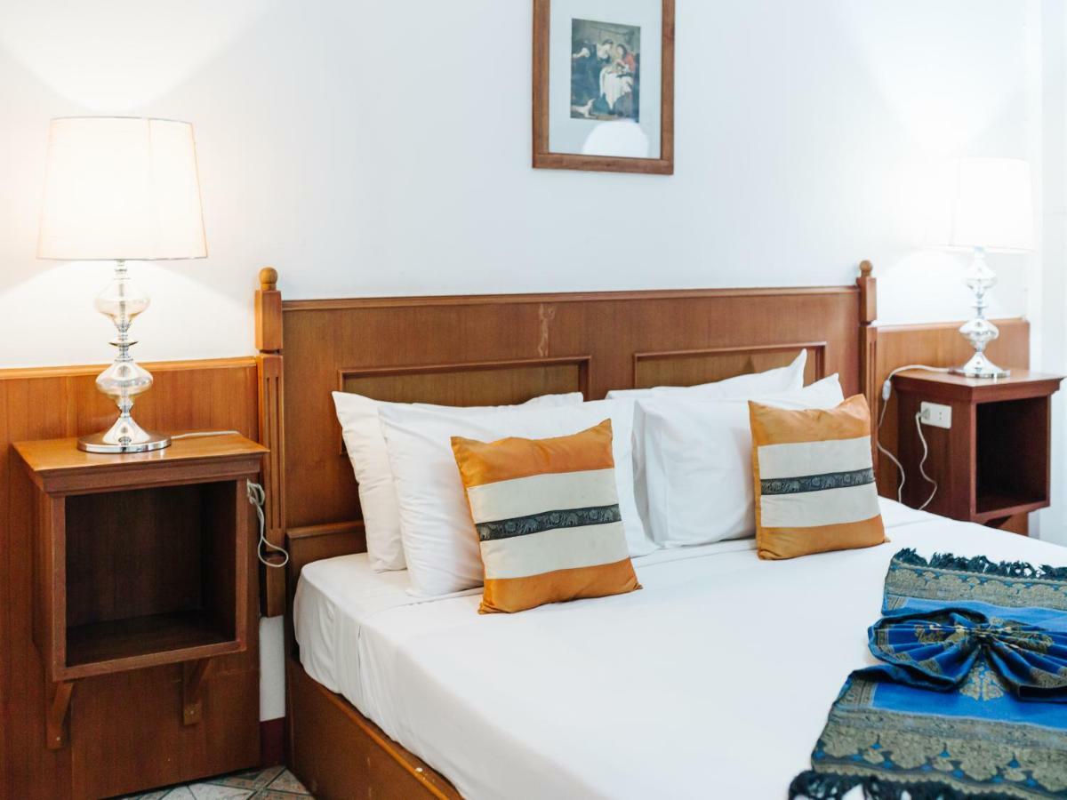 Rendezvous Oldtown Chiangmai Hotell Chiang Mai Exteriör bild