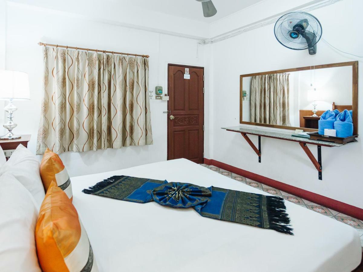 Rendezvous Oldtown Chiangmai Hotell Chiang Mai Exteriör bild