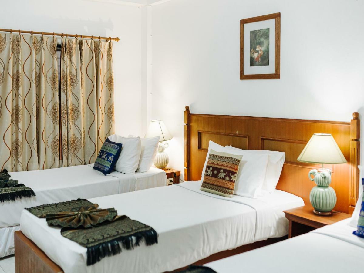 Rendezvous Oldtown Chiangmai Hotell Chiang Mai Exteriör bild