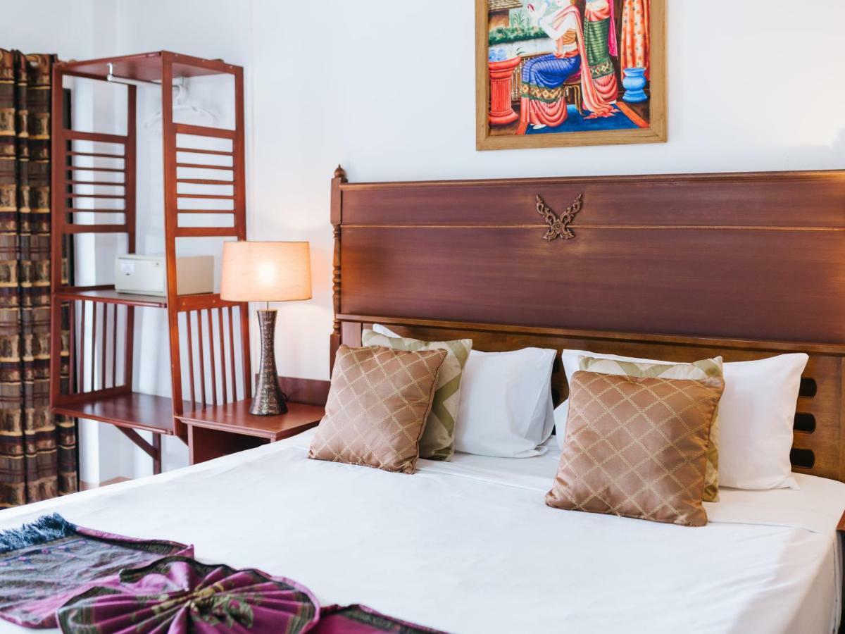 Rendezvous Oldtown Chiangmai Hotell Chiang Mai Exteriör bild
